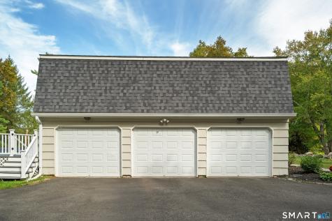 3 Grand Place Newtown CT 06470