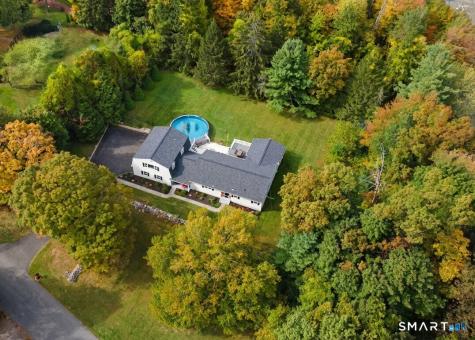 3 Grand Place Newtown CT 06470