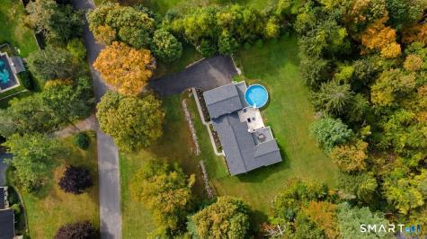 3 Grand Place Newtown CT 06470