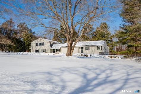 3 Grand Place Newtown CT 06470