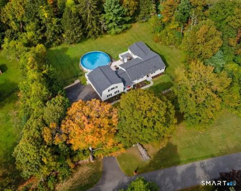 3 Grand Place Newtown CT 06470