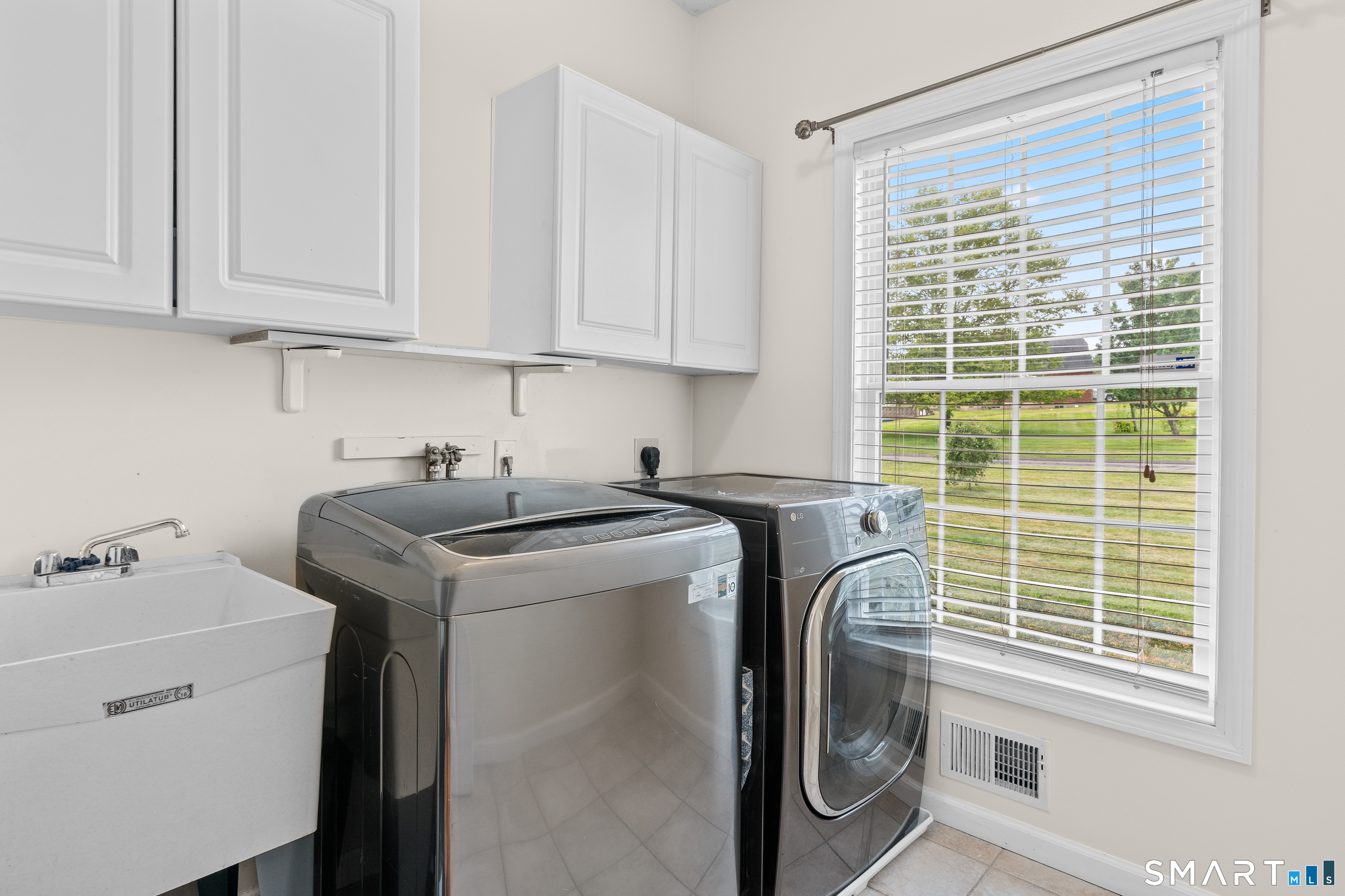 10 Harbourside Drive Suffield CT 06078