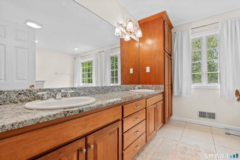 10 Harbourside Drive Suffield CT 06078