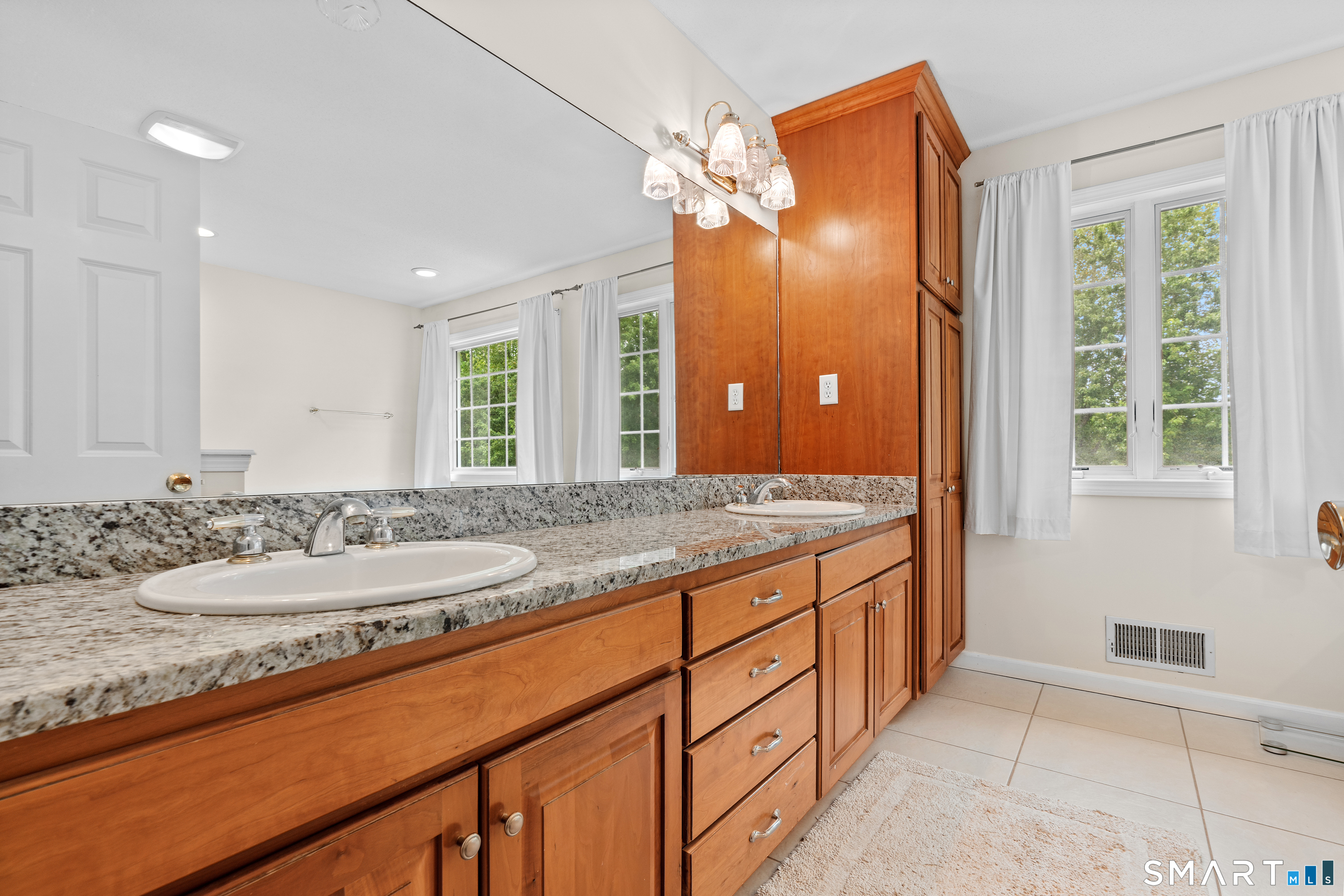 10 Harbourside Drive Suffield CT 06078