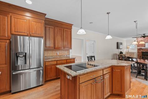 10 Harbourside Drive Suffield CT 06078