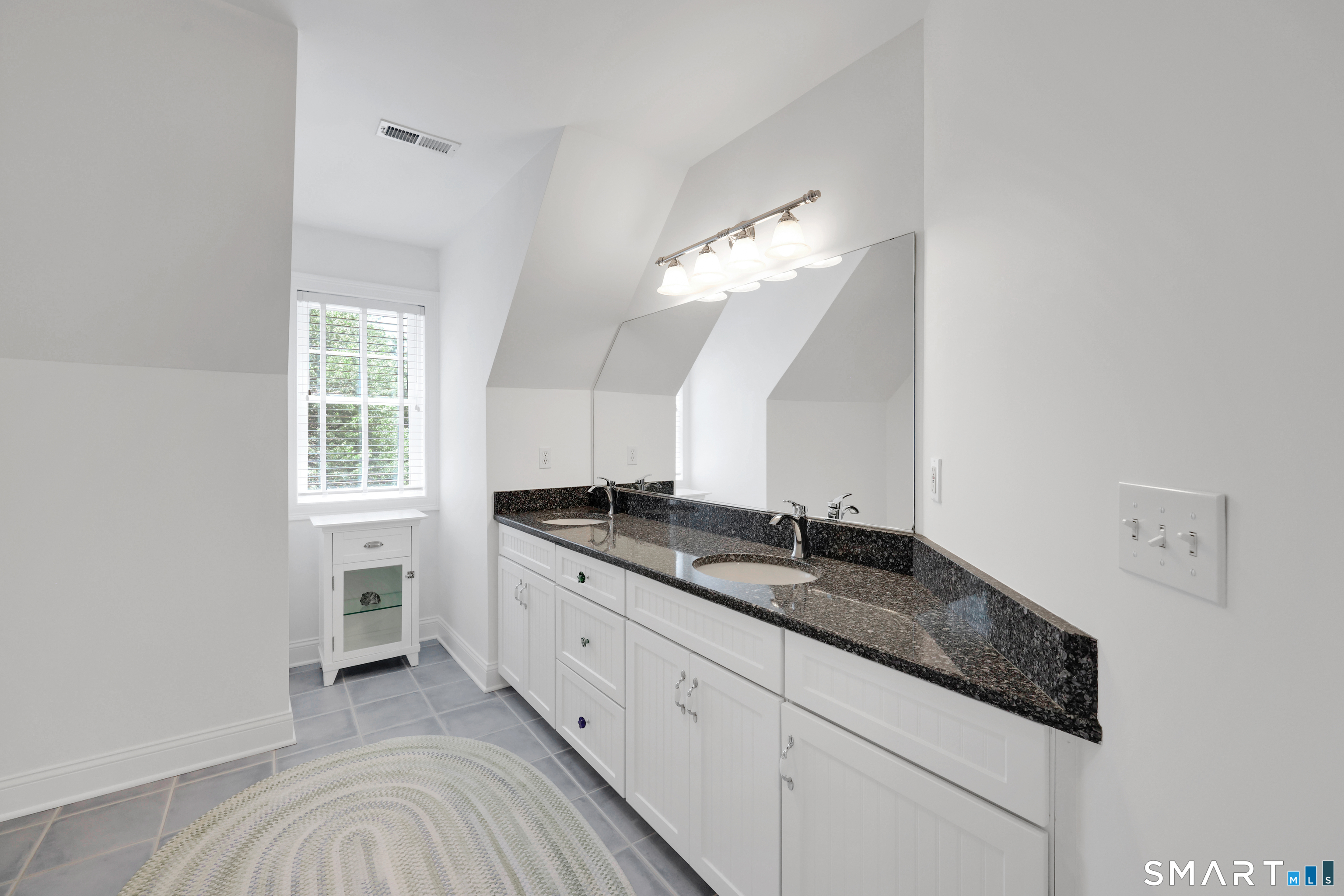 10 Merrit Woods Burlington CT 06013
