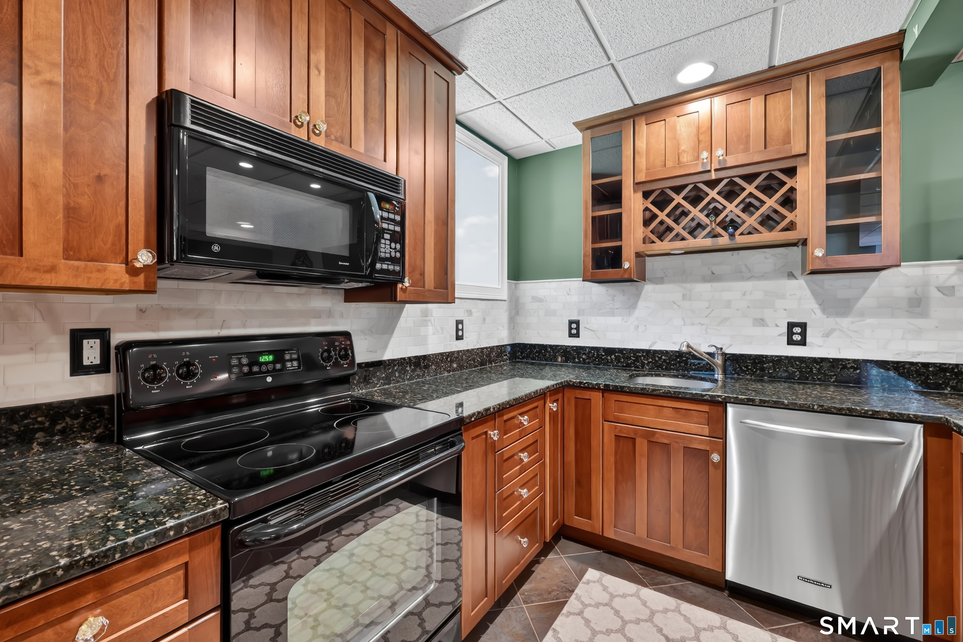 10 Merrit Woods Burlington CT 06013