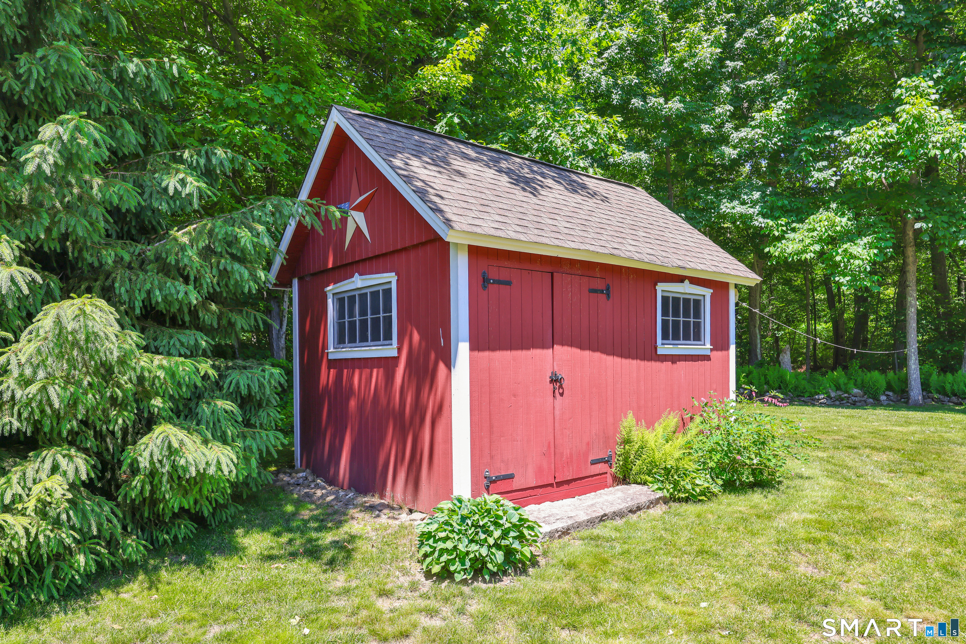 10 Merrit Woods Burlington CT 06013