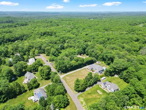 10 Merrit Woods Burlington CT 06013