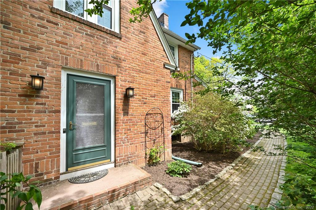 119 Foxcroft Road West Hartford CT 06119