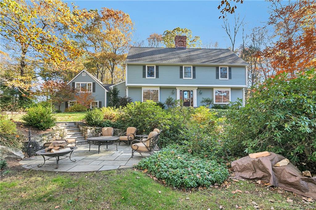 56 Red Fox Lane Trumbull CT 06611