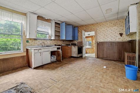 392 Hill Street Waterbury CT 06704