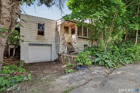 392 Hill Street Waterbury CT 06704