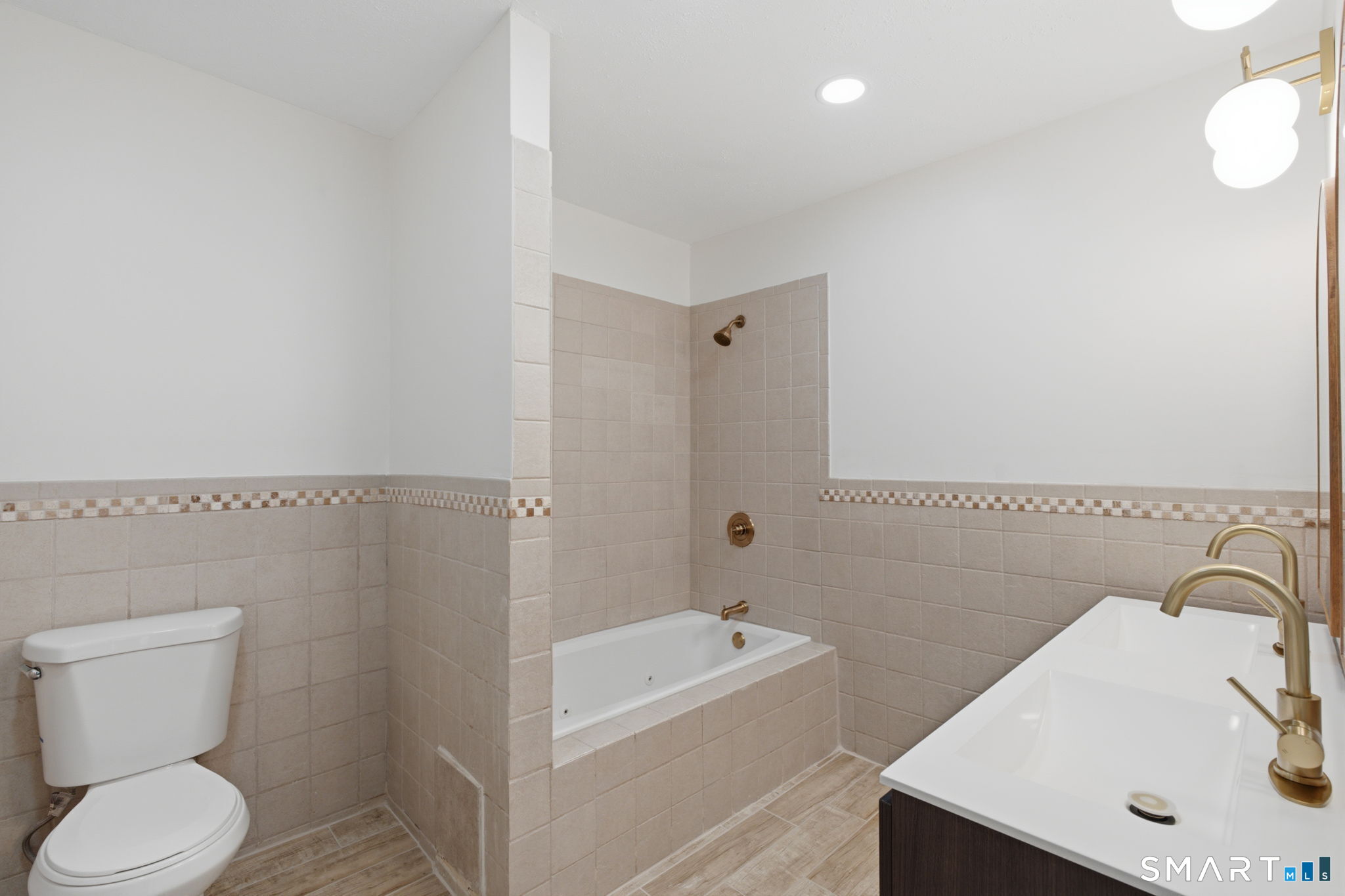 72-74 Lawrence Street Hartford CT 06106