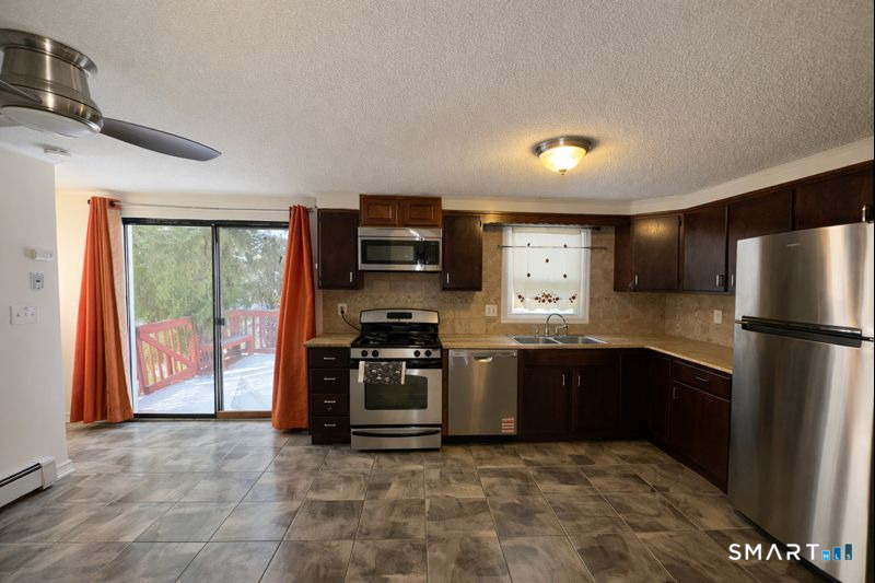 53 Farmstead Circle Bloomfield CT 06002