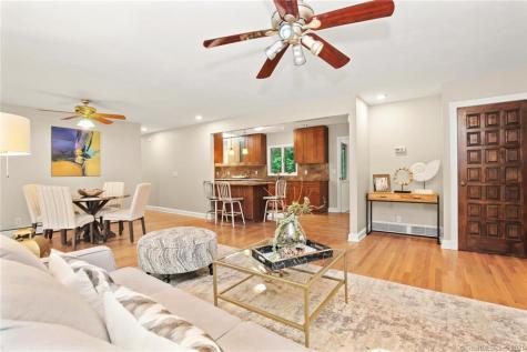 7 Wake Robin Lane Stamford CT 06903