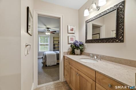 8 Lindera Lane Clinton CT 06413