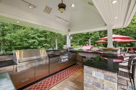 8 Lindera Lane Clinton CT 06413