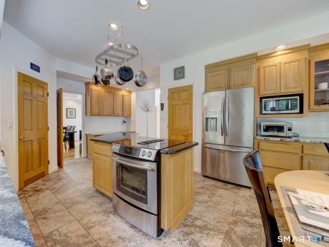 32 Avebury Lane Tolland CT 06084