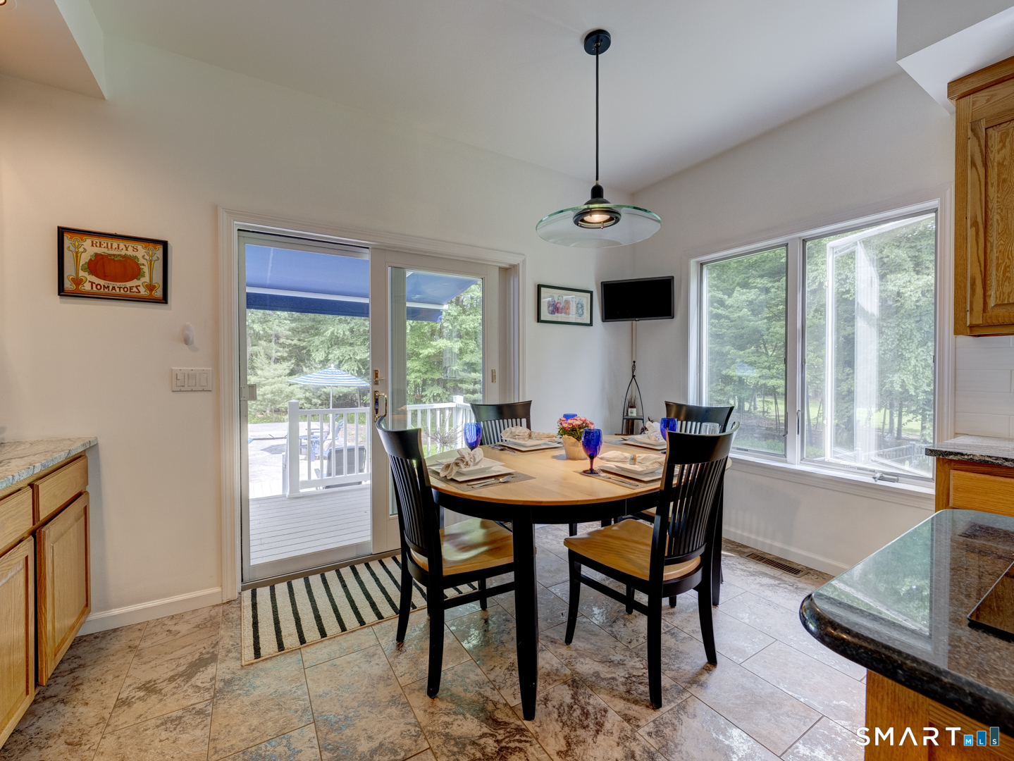 32 Avebury Lane Tolland CT 06084