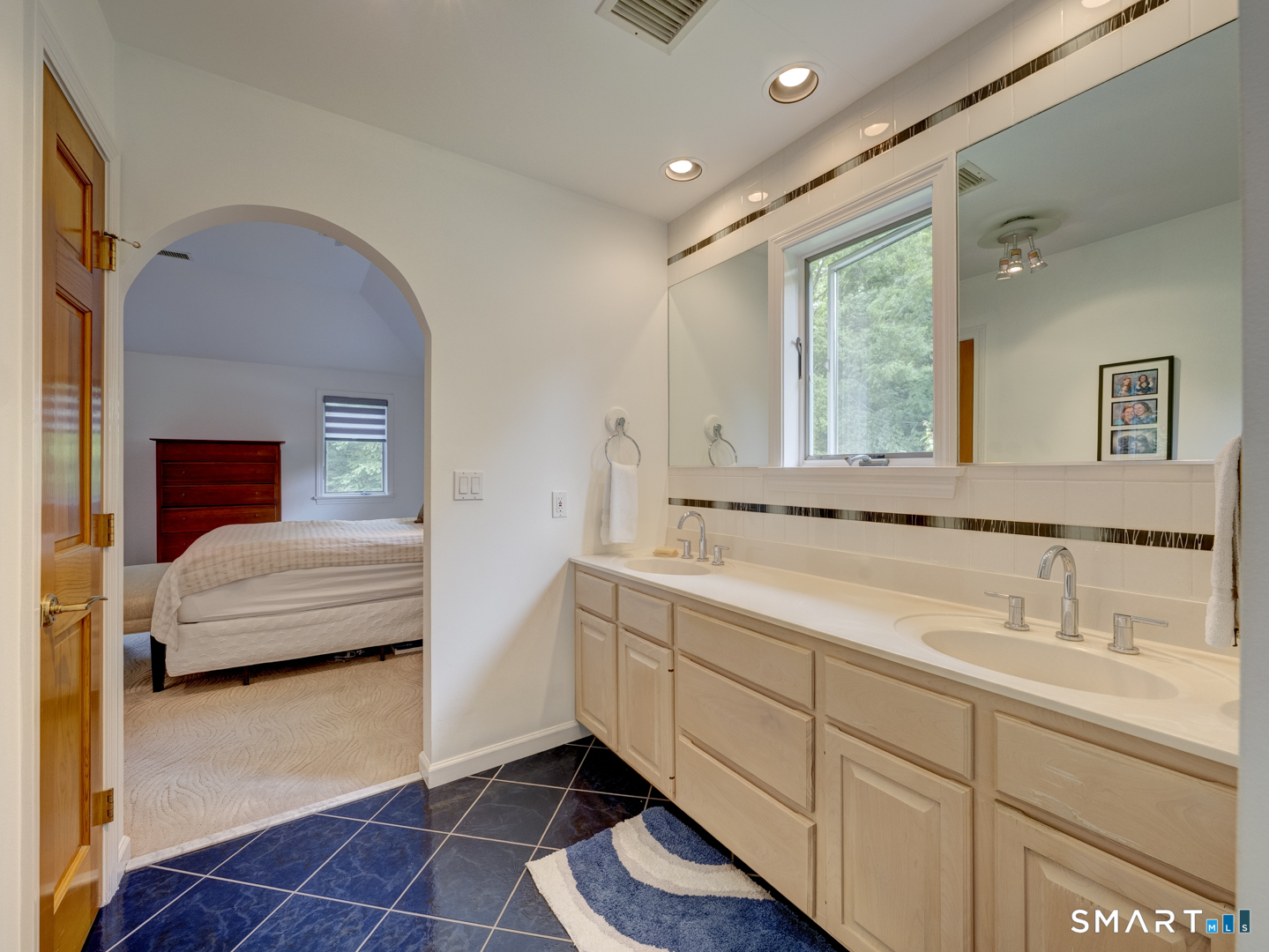 32 Avebury Lane Tolland CT 06084