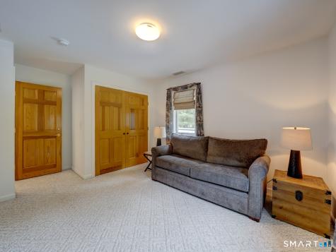 32 Avebury Lane Tolland CT 06084