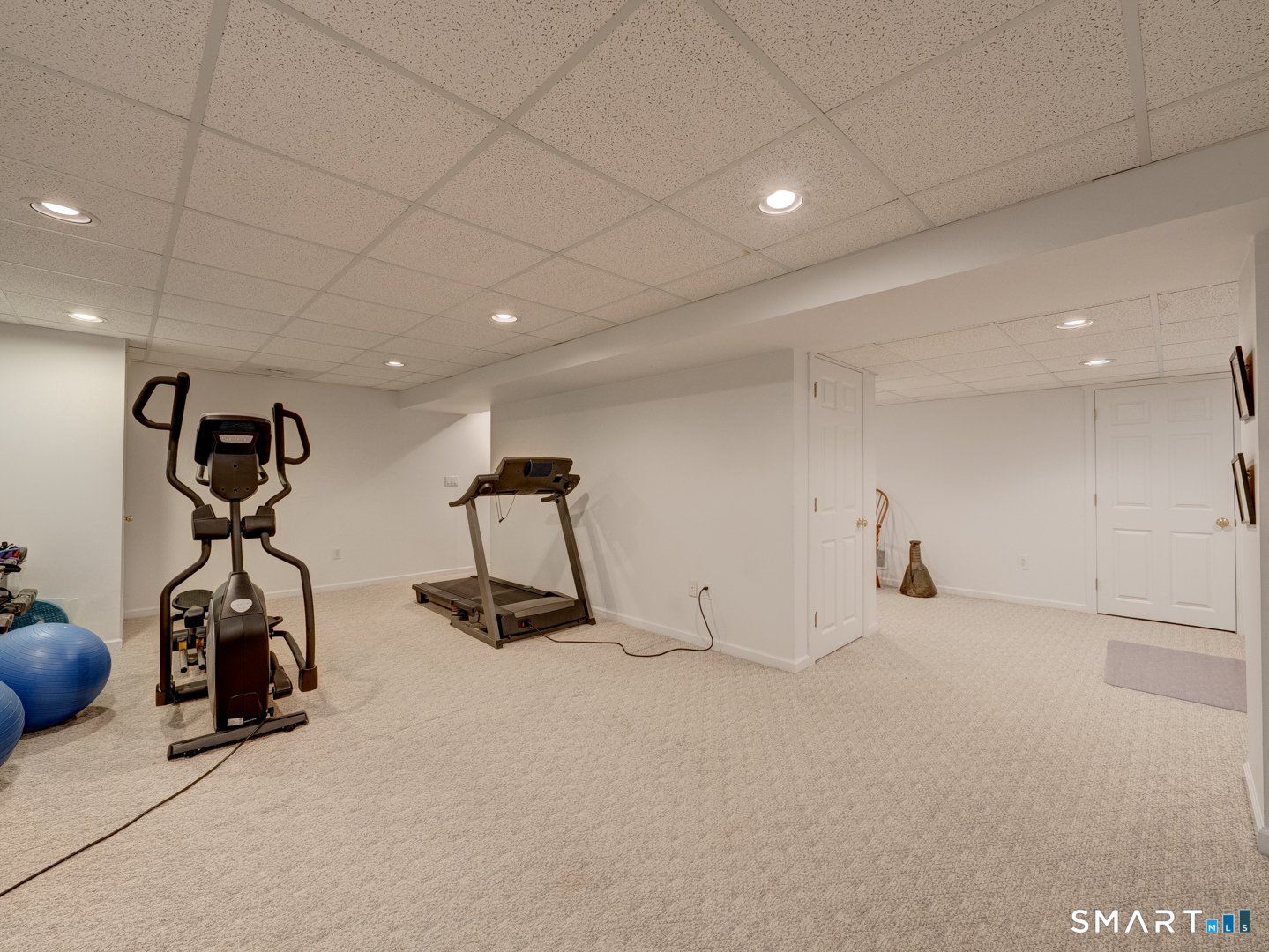 32 Avebury Lane Tolland CT 06084