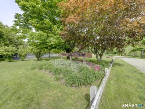 32 Avebury Lane Tolland CT 06084