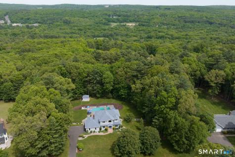 32 Avebury Lane Tolland CT 06084