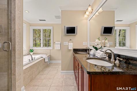 10 Chapman Place Redding CT 06896