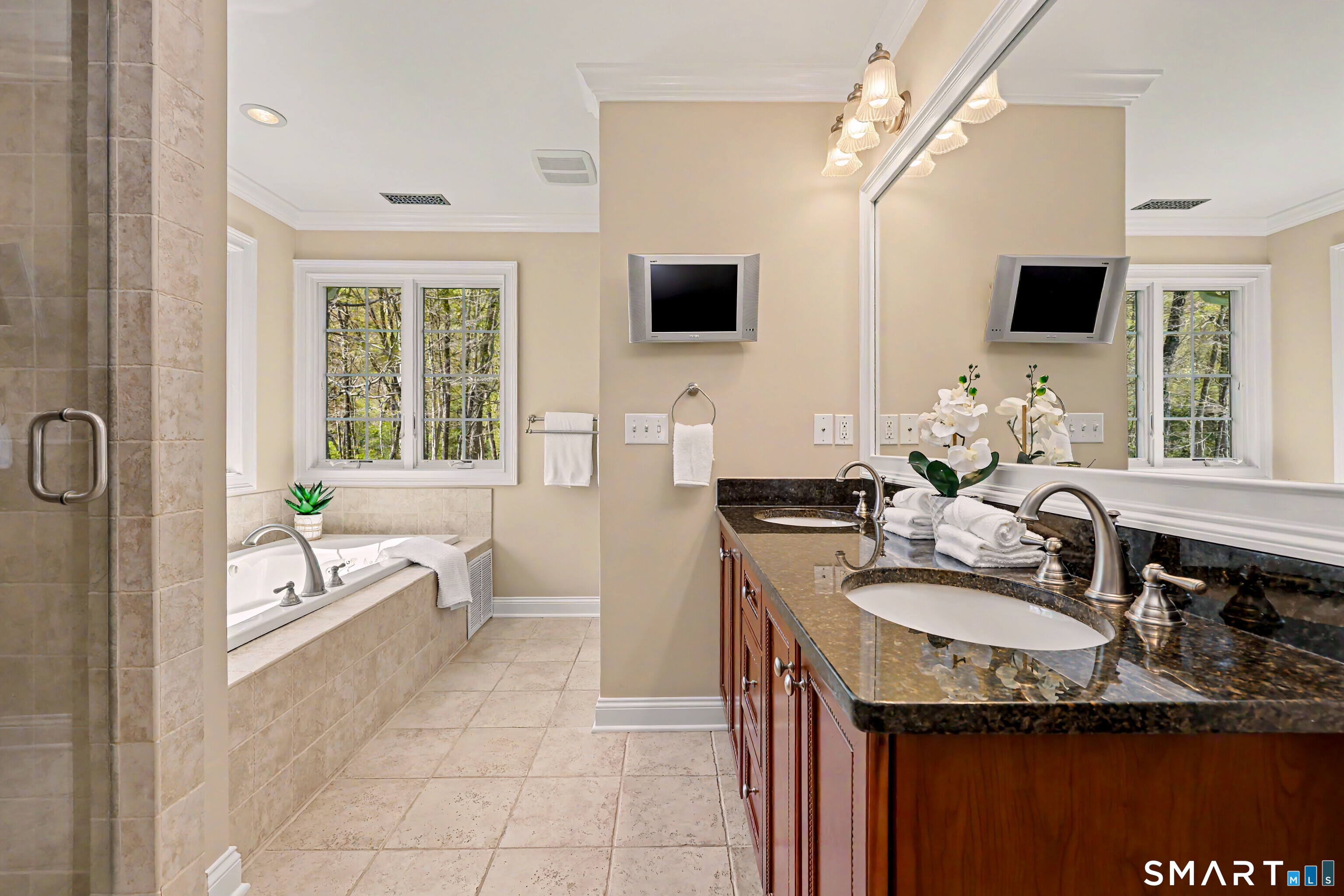 10 Chapman Place Redding CT 06896