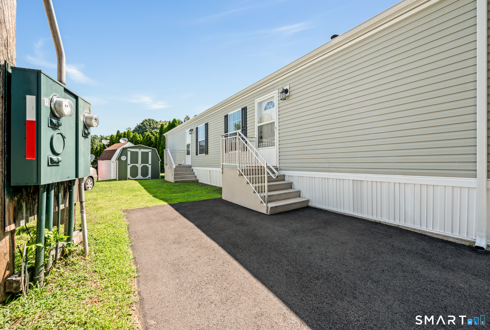 21 Western Sands Bridge Wallingford CT 06492
