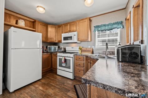21 Western Sands Bridge Wallingford CT 06492