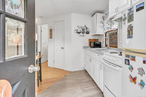 16 Silver Hill Road Derby CT 06418