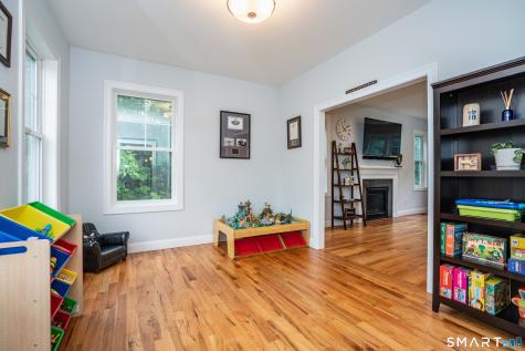 8 Windmill Lane Canton CT 06019
