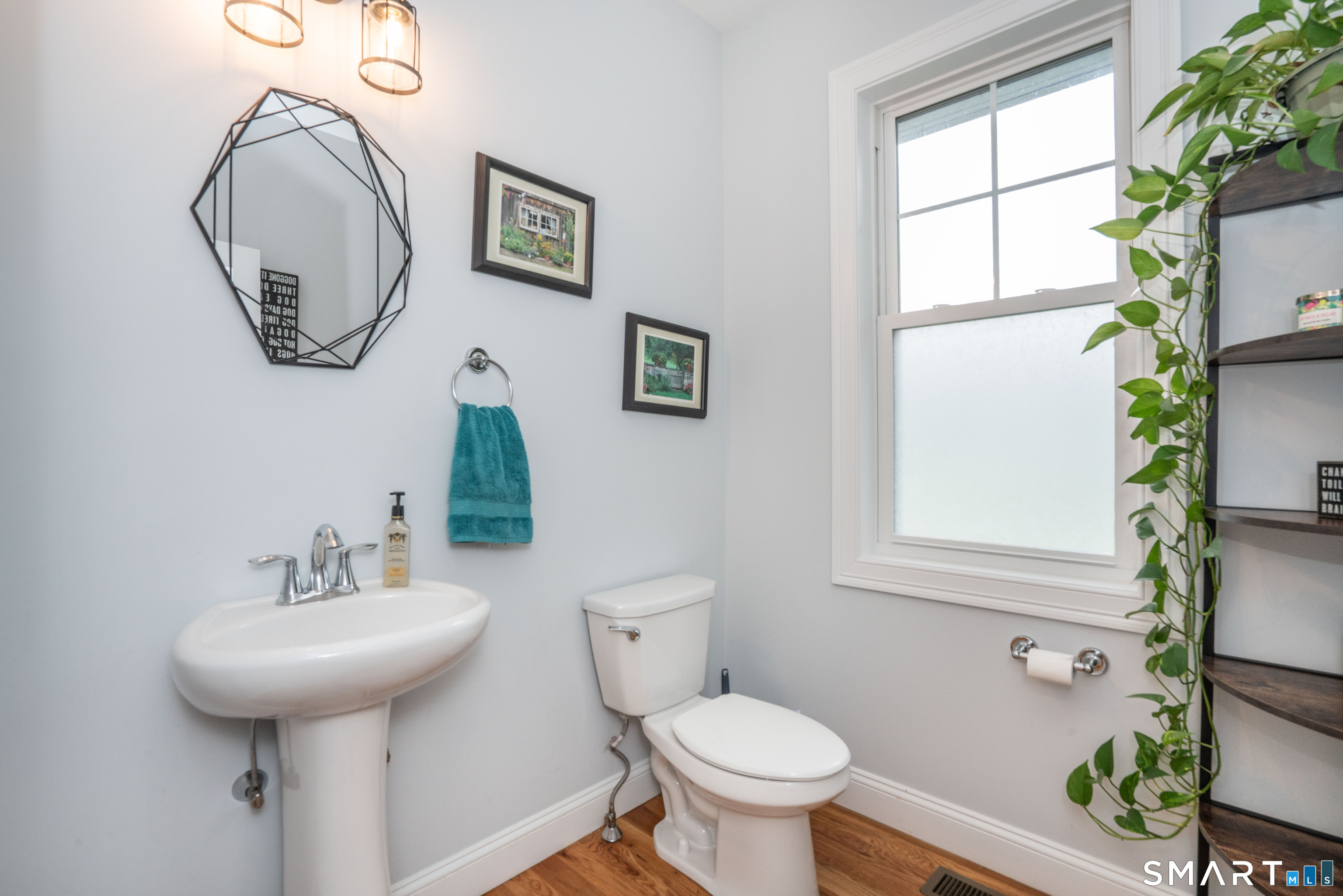 8 Windmill Lane Canton CT 06019