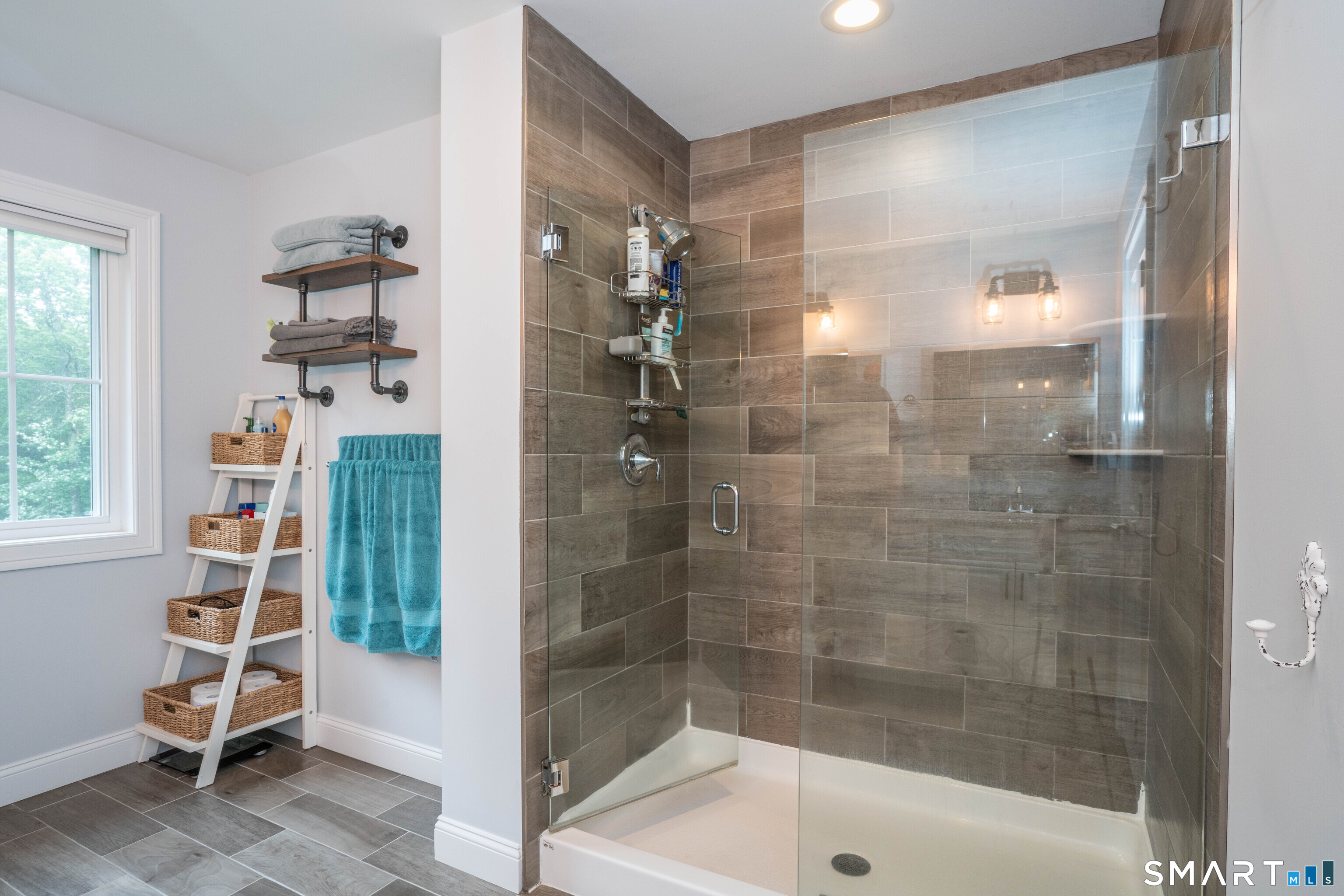 8 Windmill Lane Canton CT 06019