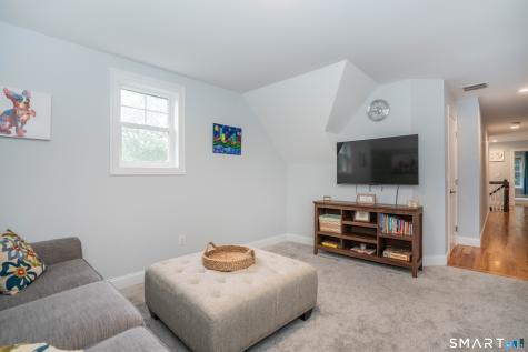 8 Windmill Lane Canton CT 06019
