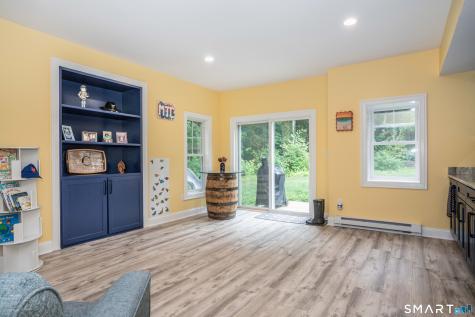 8 Windmill Lane Canton CT 06019