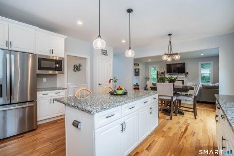 8 Windmill Lane Canton CT 06019