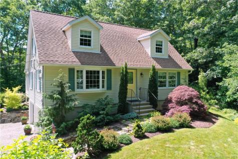 31 Arrowhead Way Woodbury CT 06798