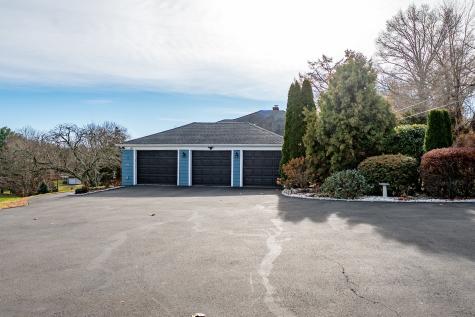 15 Griffing Pond Road Branford CT 06405