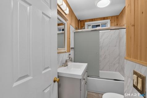 20 Woodrow Avenue Norwich CT 06360