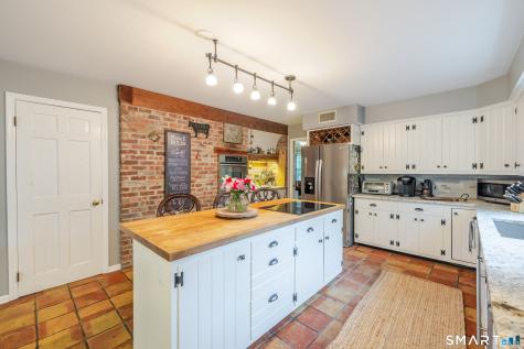 40 Echo Valley Road Newtown CT 06470