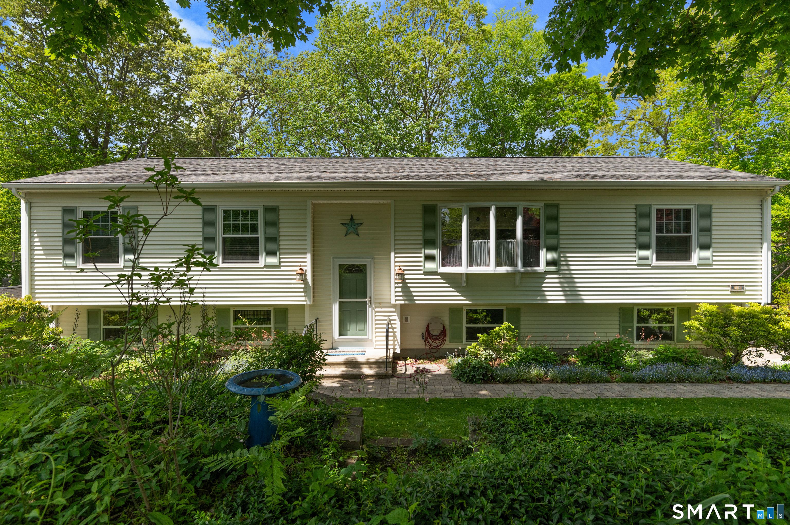 16 Laurelwood Drive East Lyme CT 06357