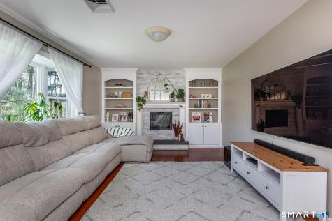 16 Hall Lane New Milford CT 06755