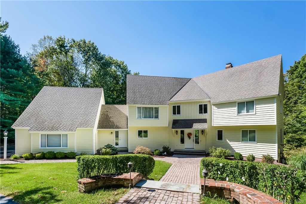 87 Oak Bluff Avon CT 06001