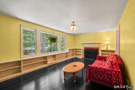 18 Foxridge Lane Avon CT 06001