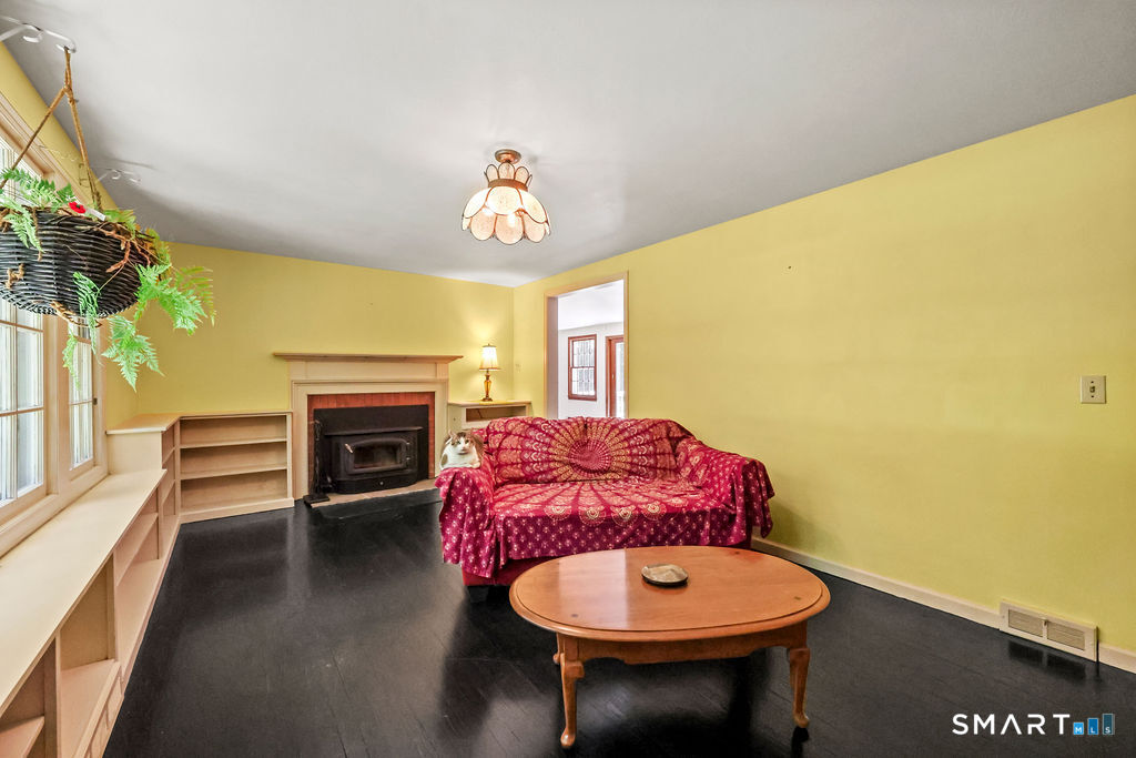 18 Foxridge Lane Avon CT 06001