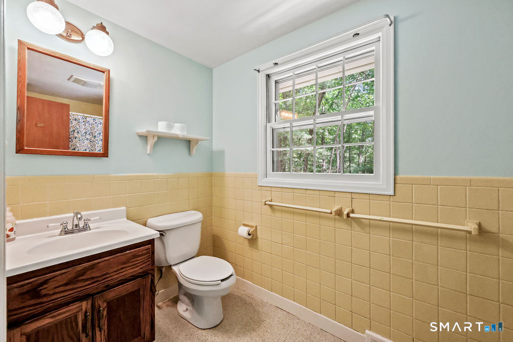 18 Foxridge Lane Avon CT 06001